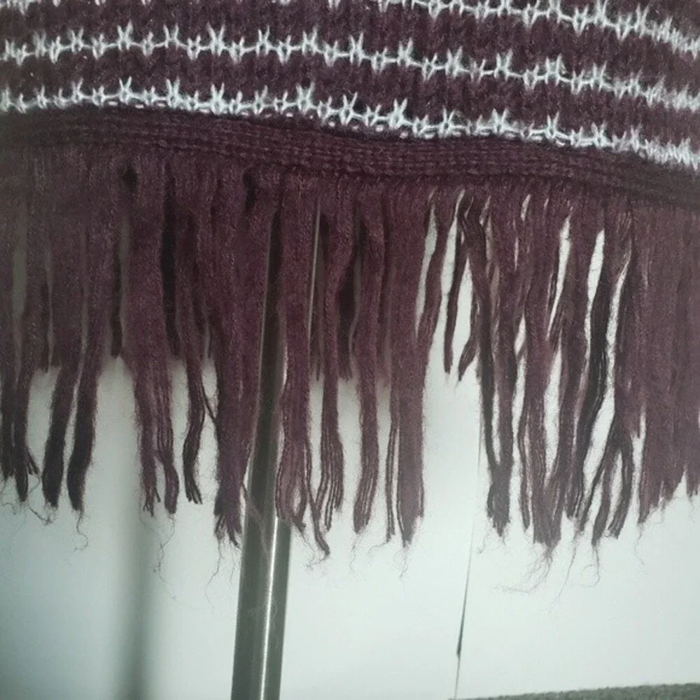 DECREE Maroon Stripe Duster Fringe Sweater - L